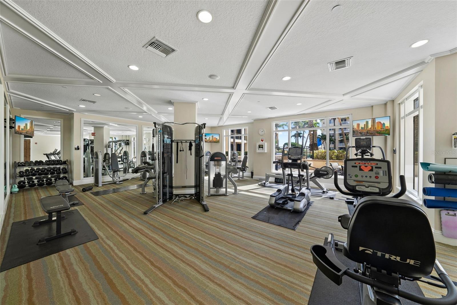 470 MANDALAY AVE #403, CLEARWATER BEACH, FL, 33767