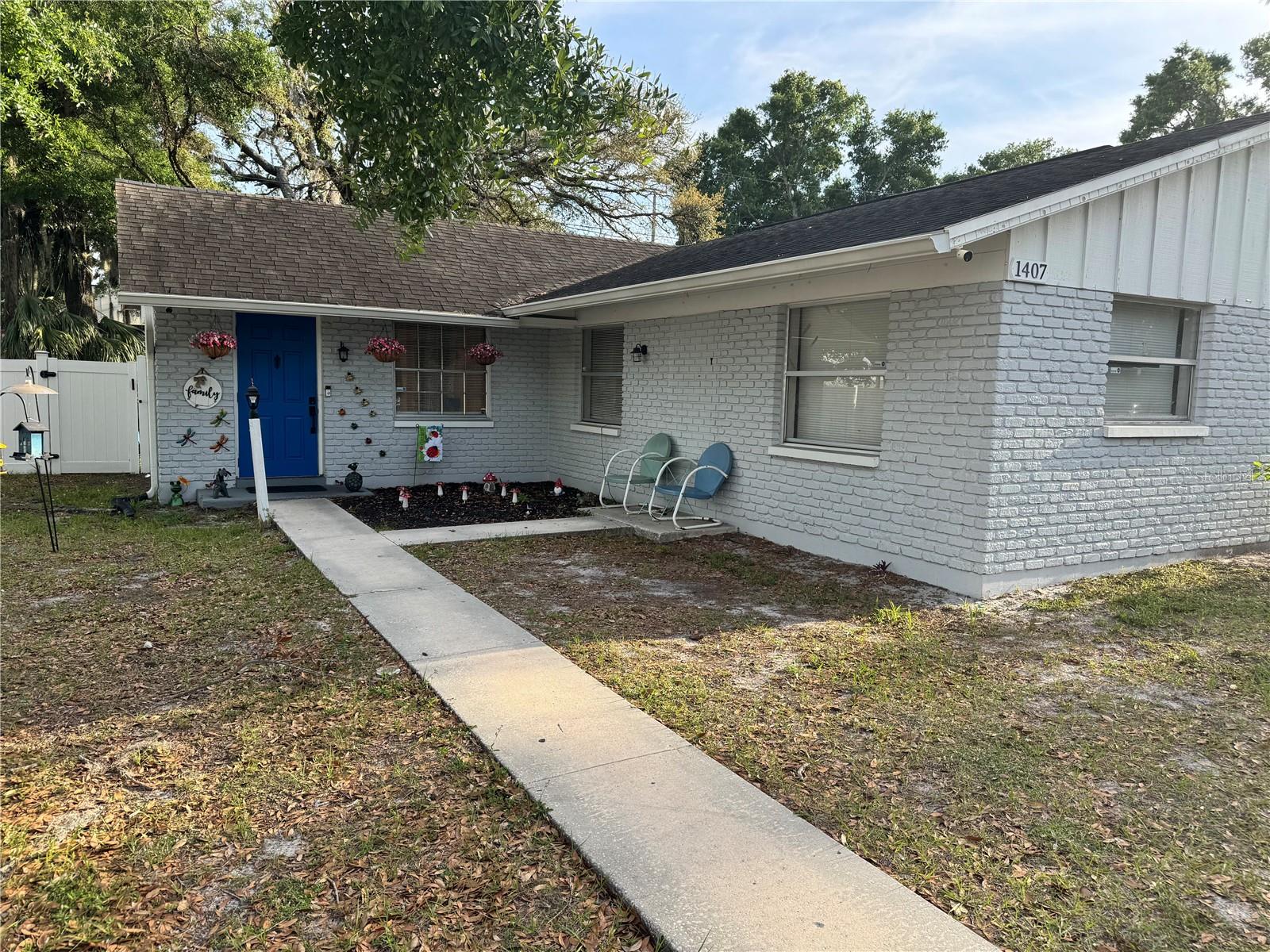 1407 COLLEGE PARK LN, TAMPA, FL, 33612