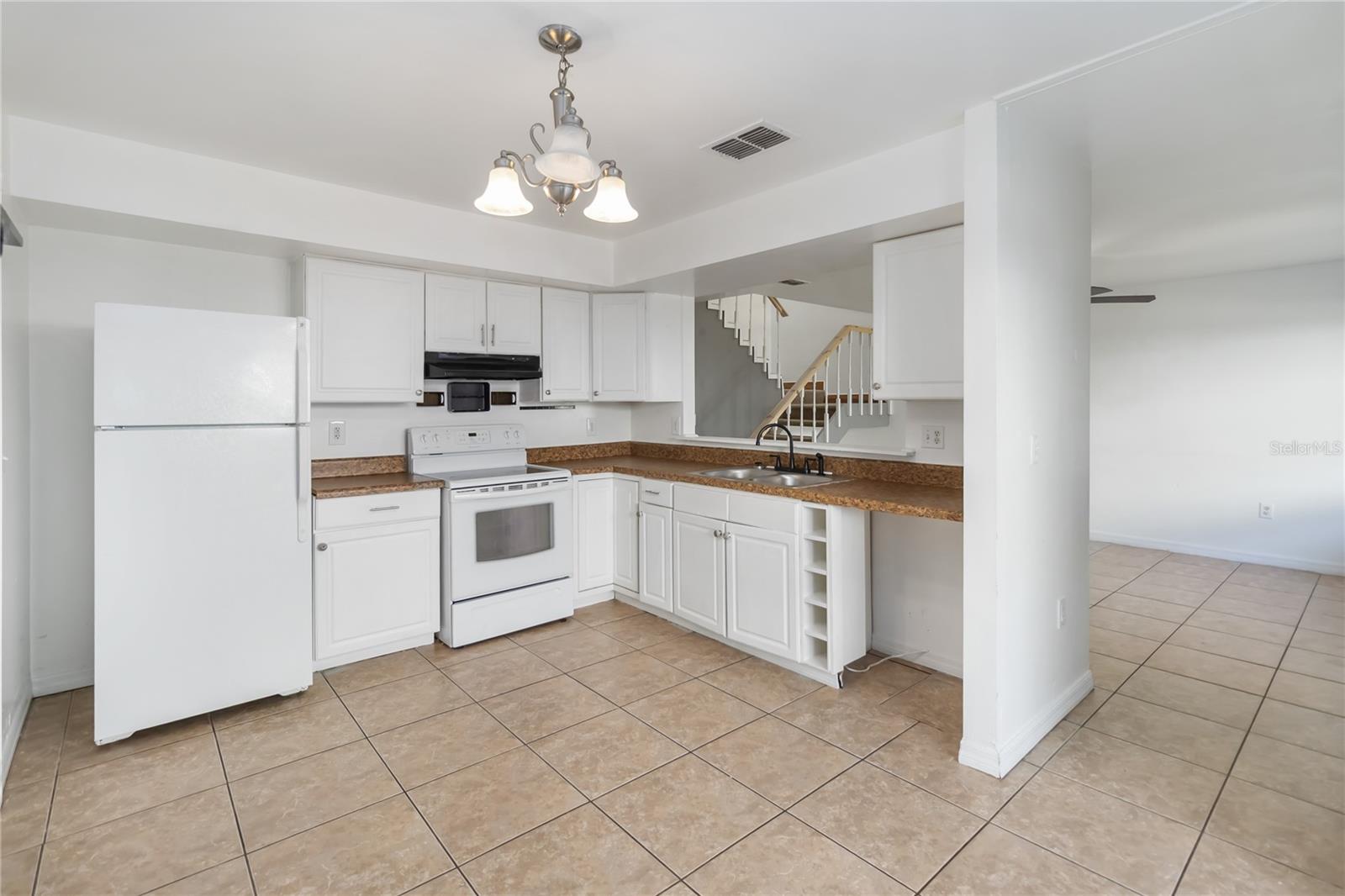 4584 PHEASANT RUN DR #B, ORLANDO, FL, 32808