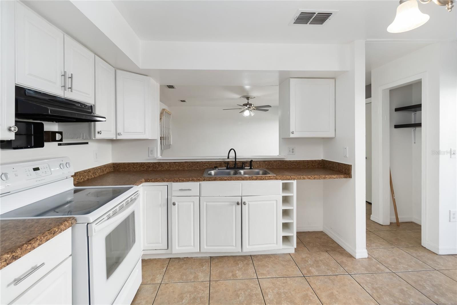 4584 PHEASANT RUN DR #B, ORLANDO, FL, 32808