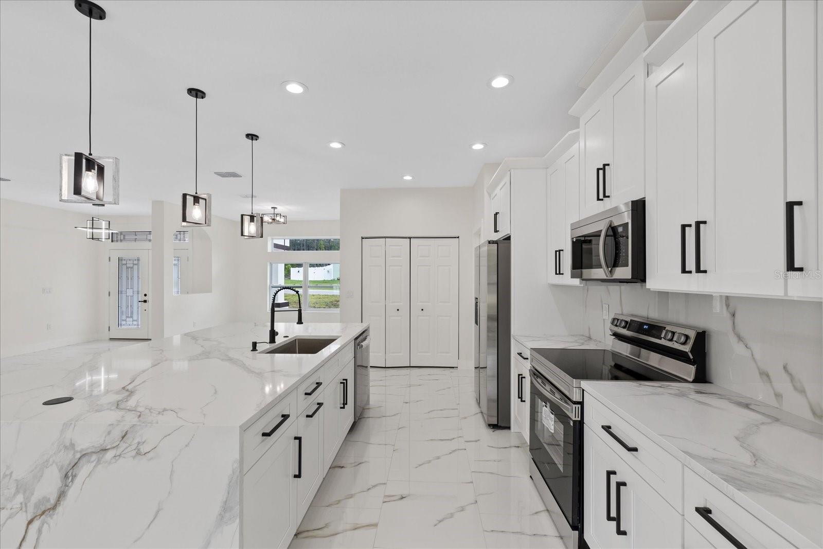 7372 MADRID RD, WEEKI WACHEE, FL, 34613