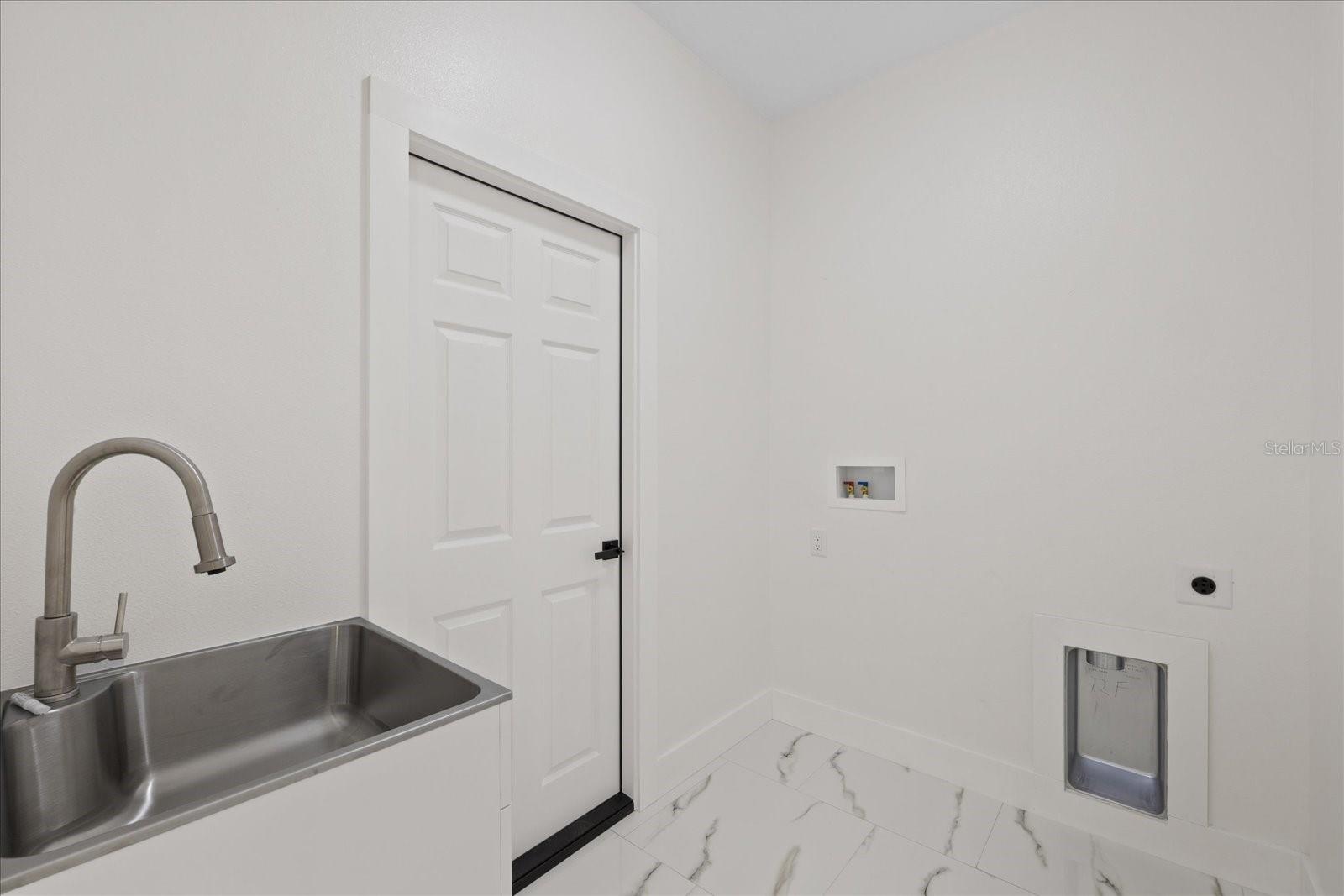 7372 MADRID RD, WEEKI WACHEE, FL, 34613