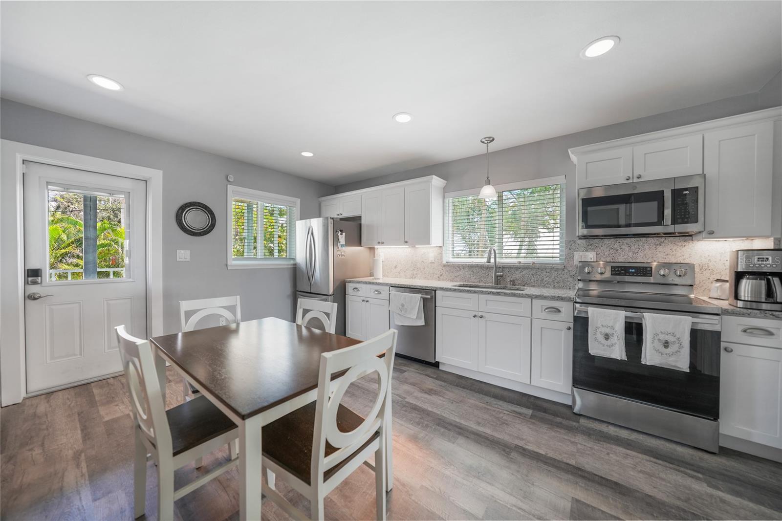 509 W RETTA ESPLANADE, PUNTA GORDA, FL, 33950