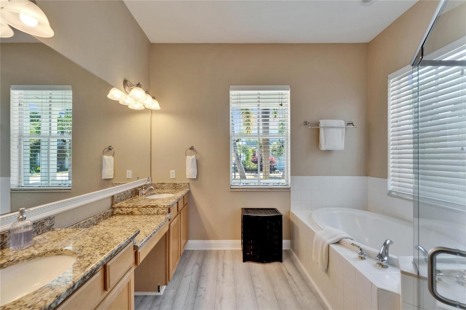 426 ISLEBAY DR, APOLLO BEACH, FL, 33572