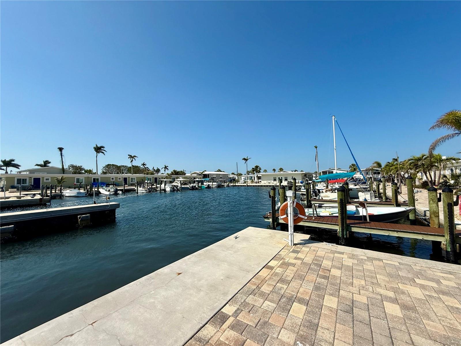 73 TWIN SHORES BLVD, LONGBOAT KEY, FL, 34228