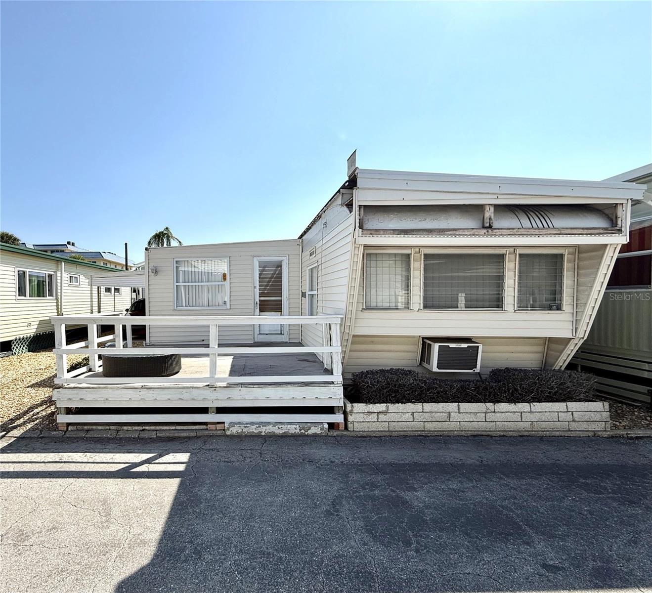 73 TWIN SHORES BLVD, LONGBOAT KEY, FL, 34228