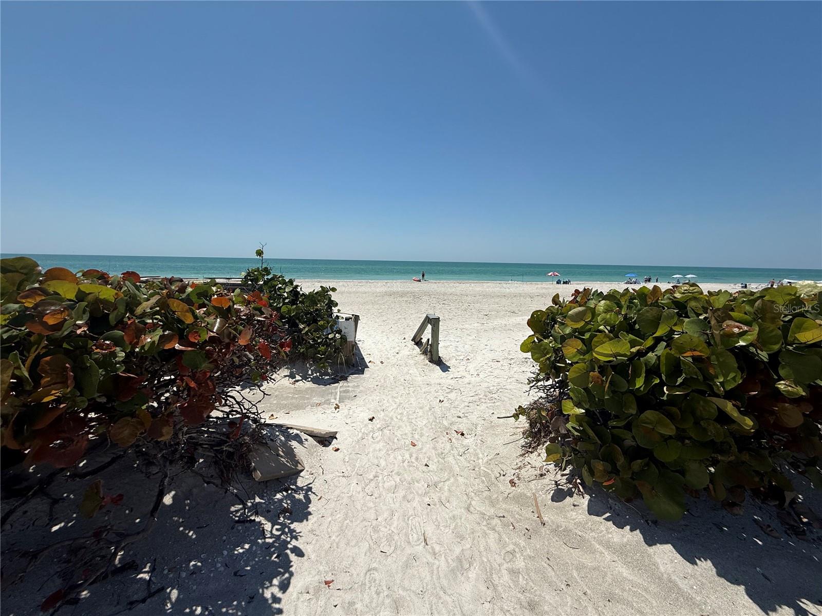 73 TWIN SHORES BLVD, LONGBOAT KEY, FL, 34228