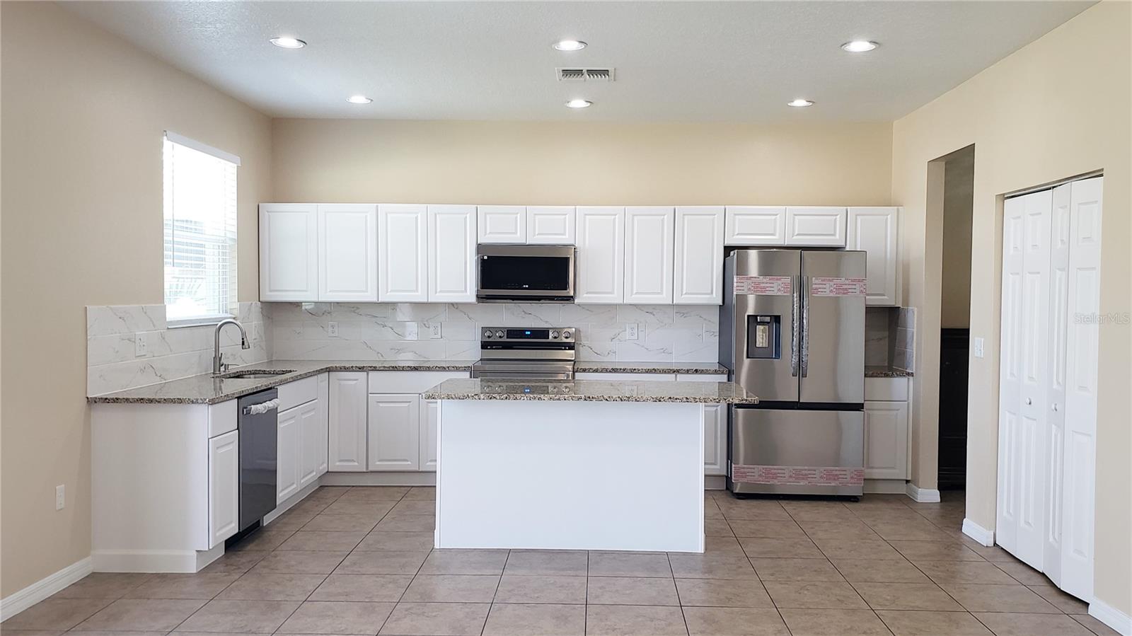 215 63RD DR E, BRADENTON, FL, 34203