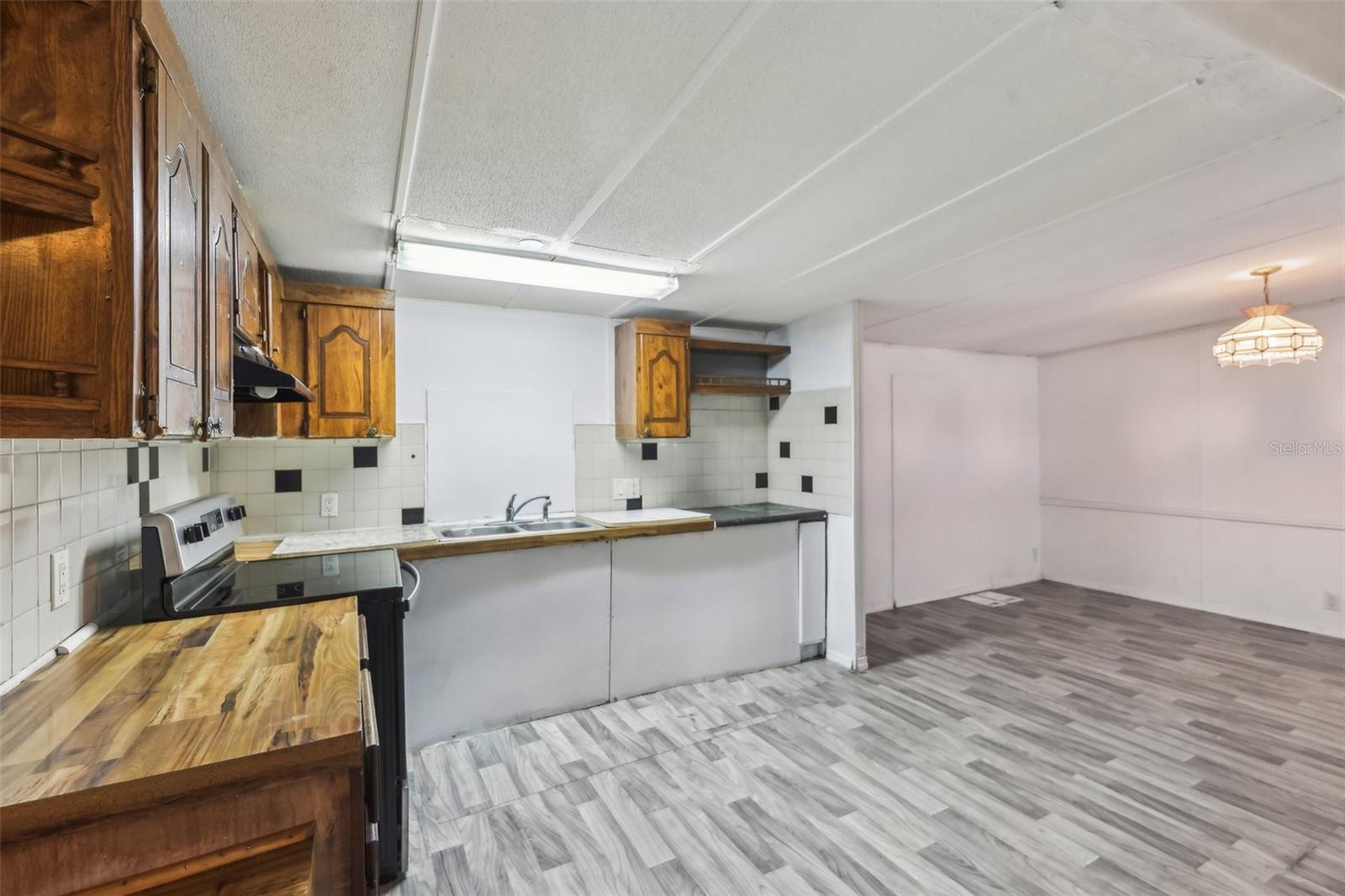 1981 N COUNTY ROAD 426, OVIEDO, FL, 32765