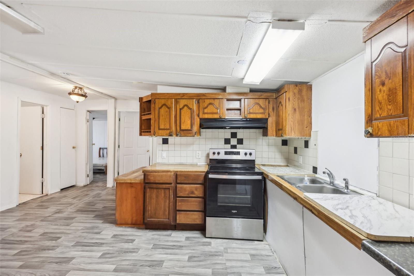 1981 N COUNTY ROAD 426, OVIEDO, FL, 32765