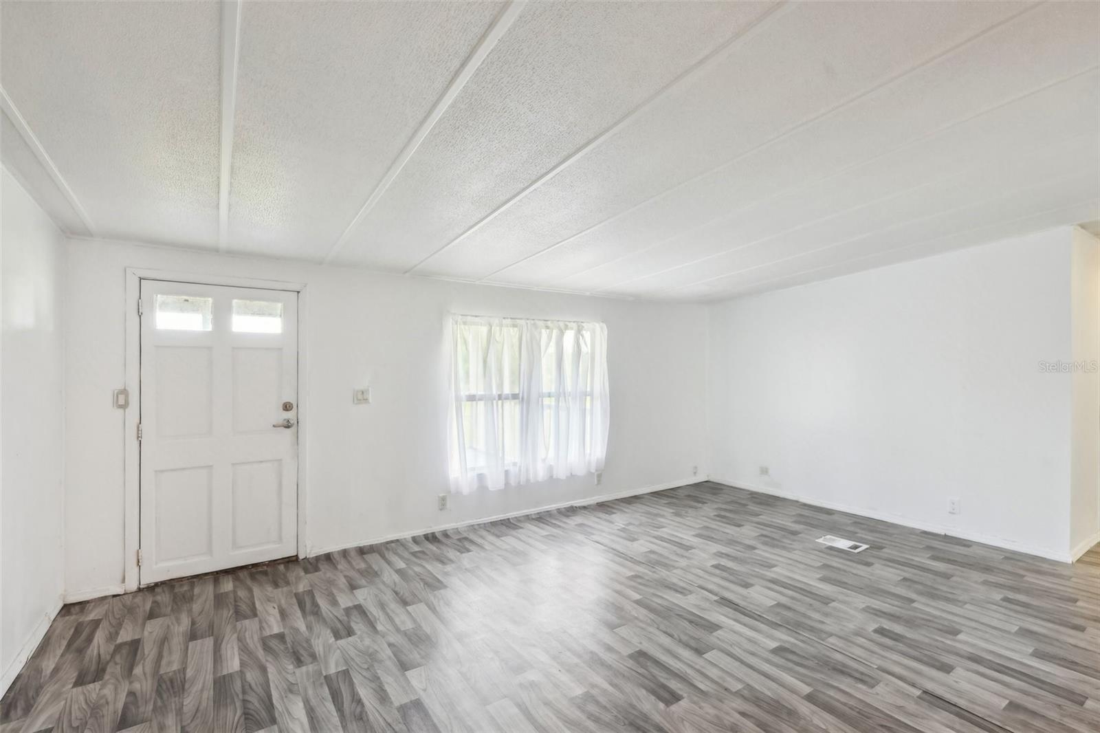 1981 N COUNTY ROAD 426, OVIEDO, FL, 32765