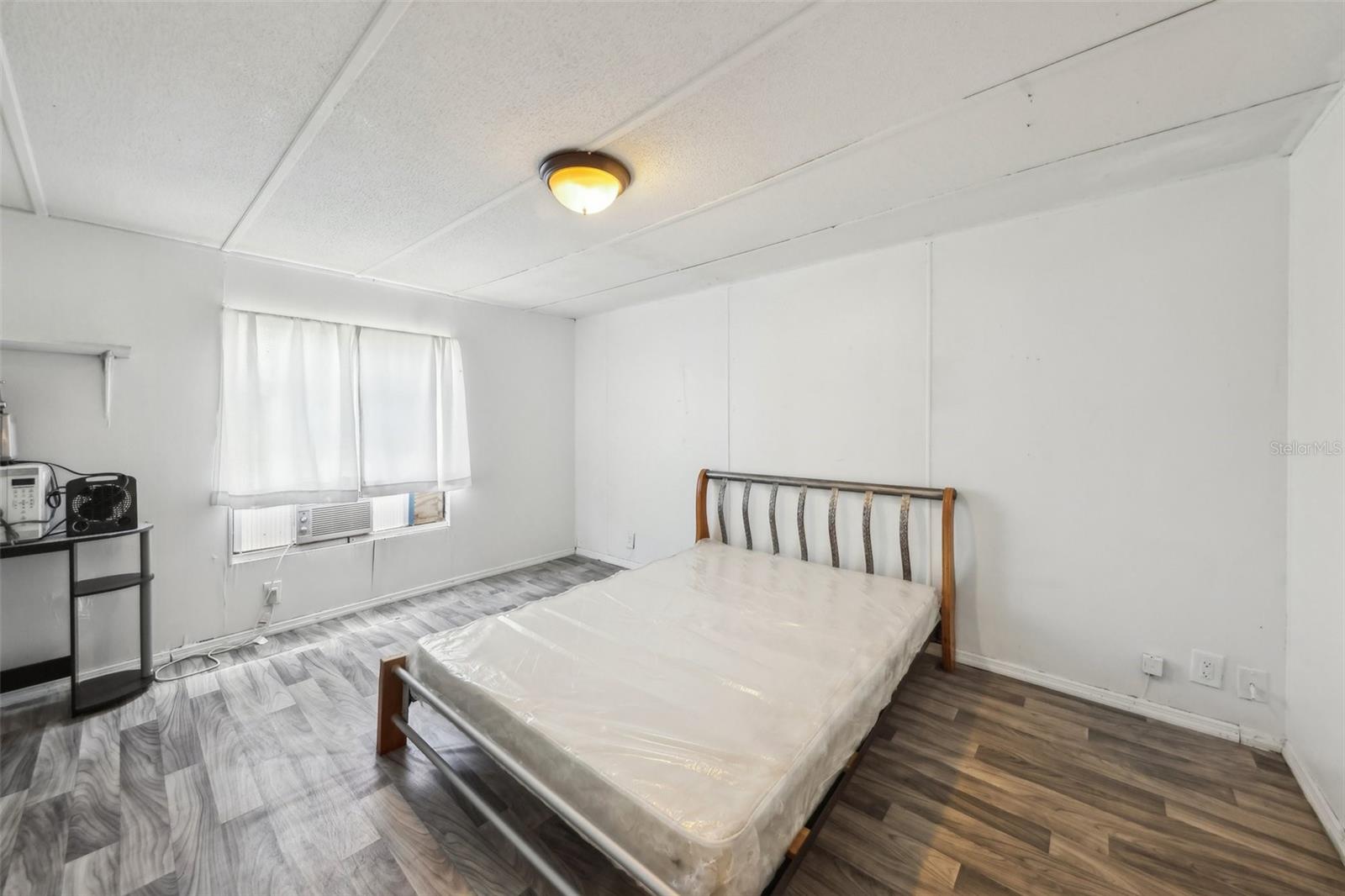 1981 N COUNTY ROAD 426, OVIEDO, FL, 32765