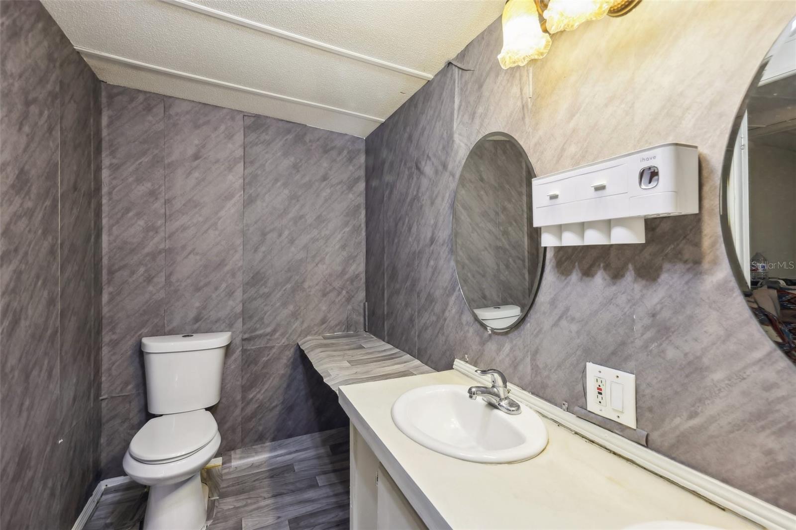 1981 N COUNTY ROAD 426, OVIEDO, FL, 32765