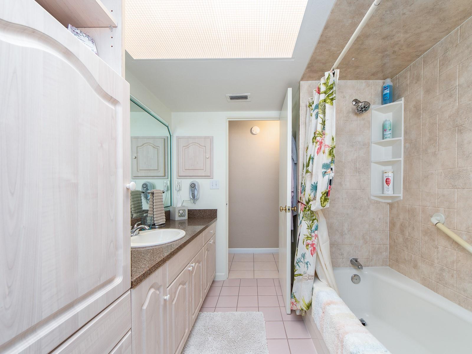 14269 YACHT CLUB BLVD, SEMINOLE, FL, 33776