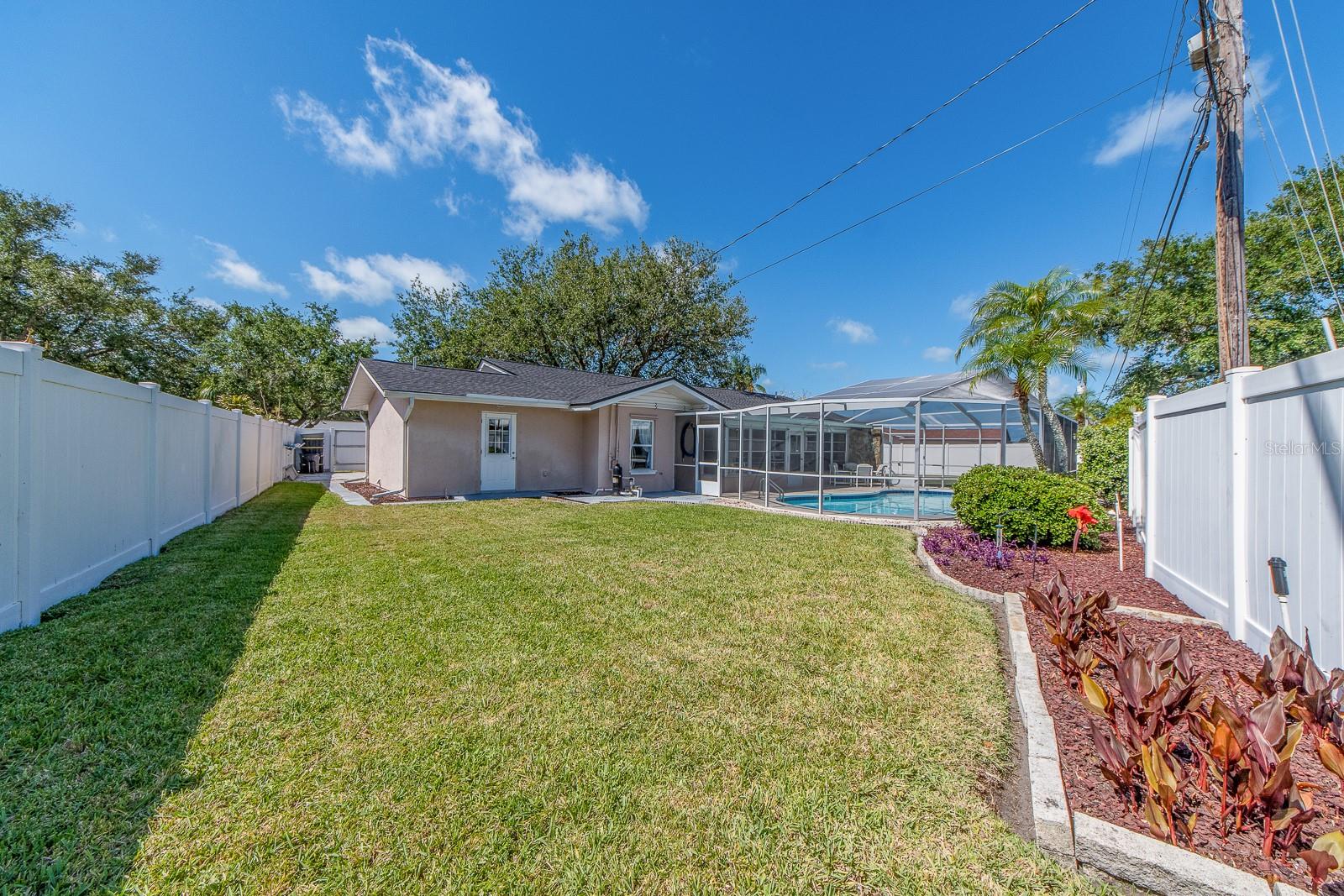 14269 YACHT CLUB BLVD, SEMINOLE, FL, 33776