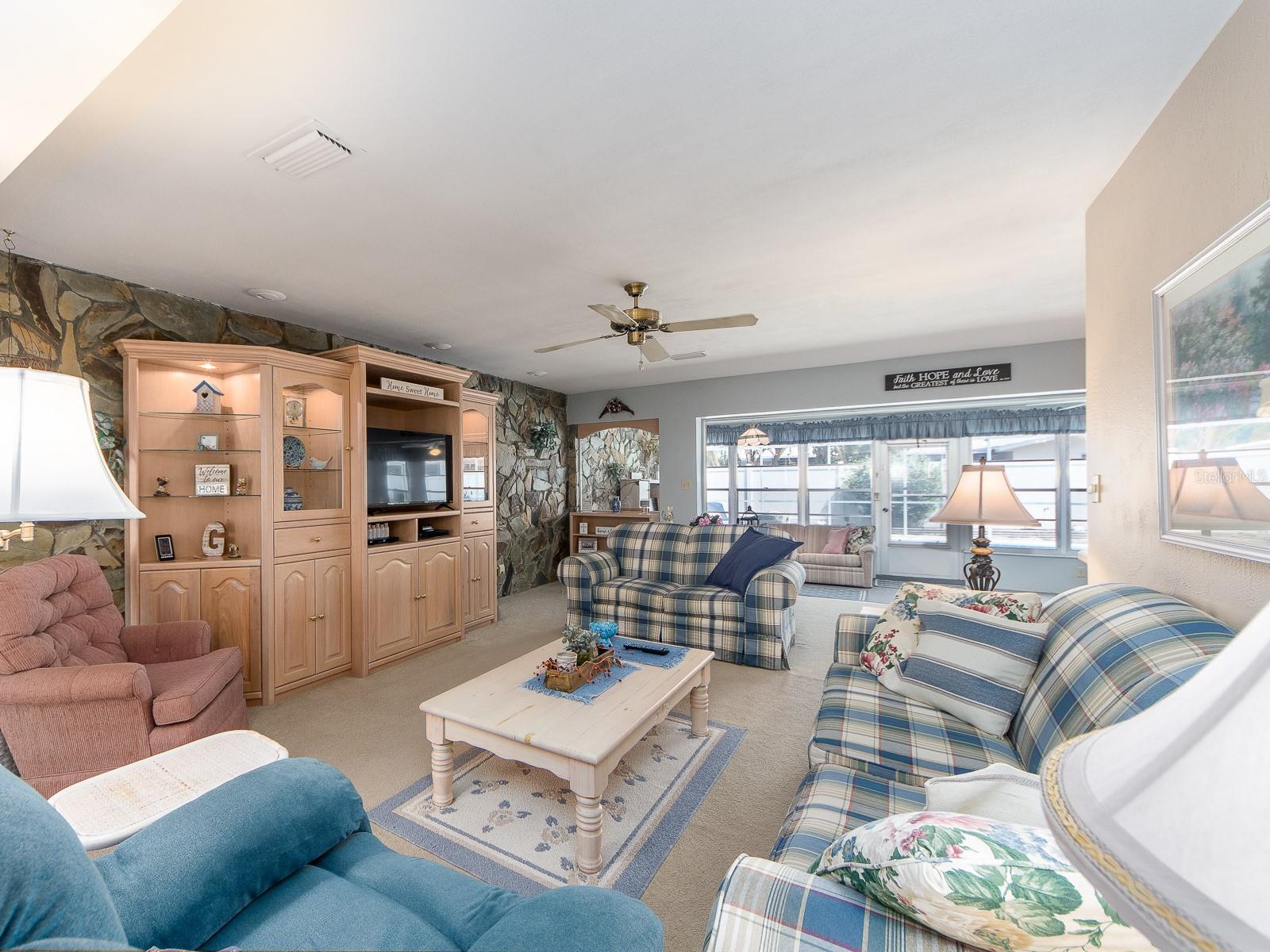 14269 YACHT CLUB BLVD, SEMINOLE, FL, 33776