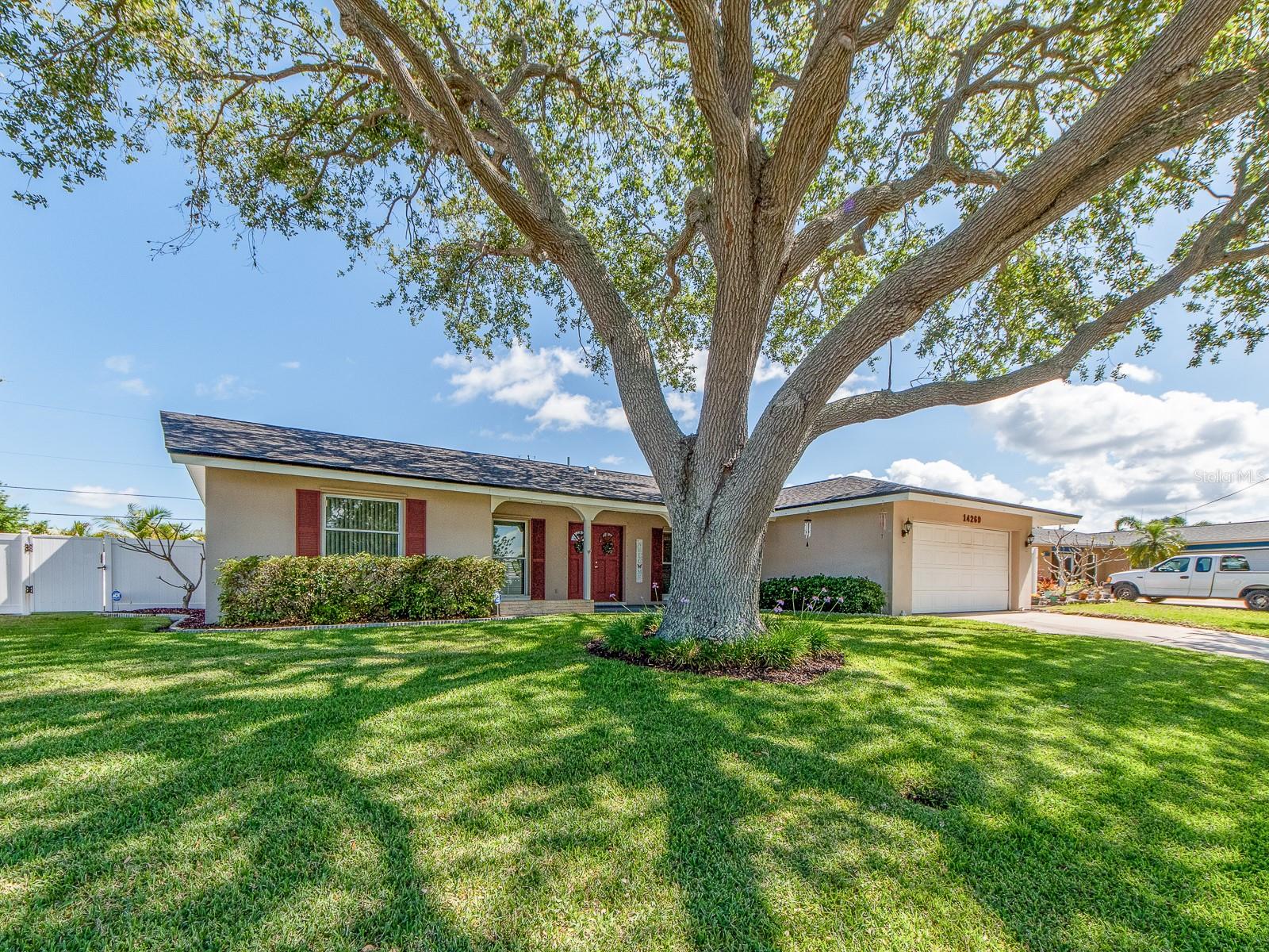 14269 YACHT CLUB BLVD, SEMINOLE, FL, 33776