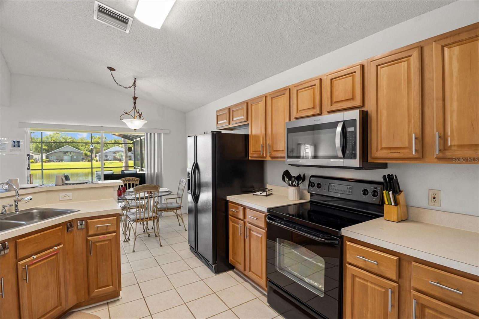 936 LAKE BERKLEY DR, KISSIMMEE, FL, 34746