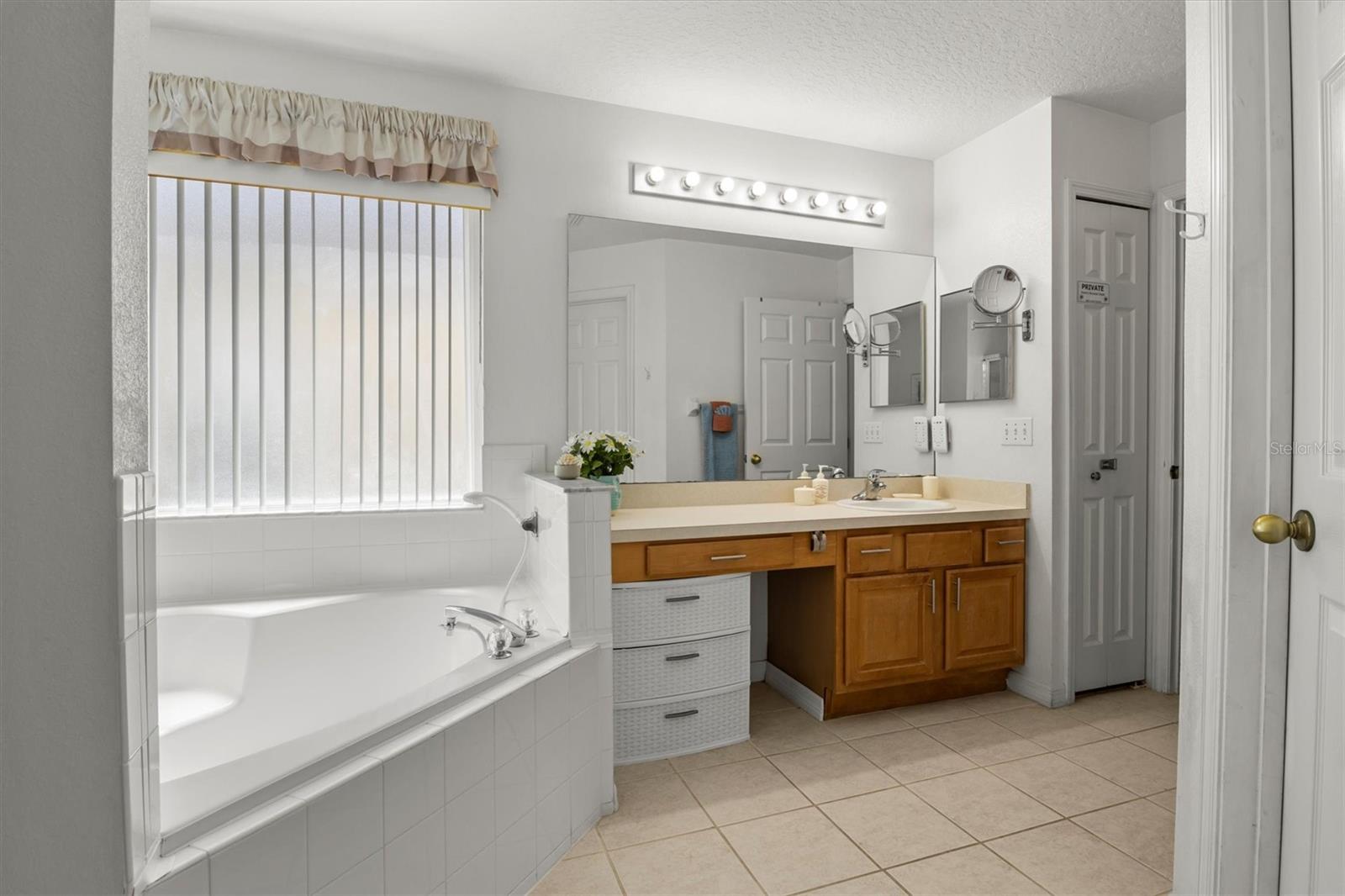 936 LAKE BERKLEY DR, KISSIMMEE, FL, 34746