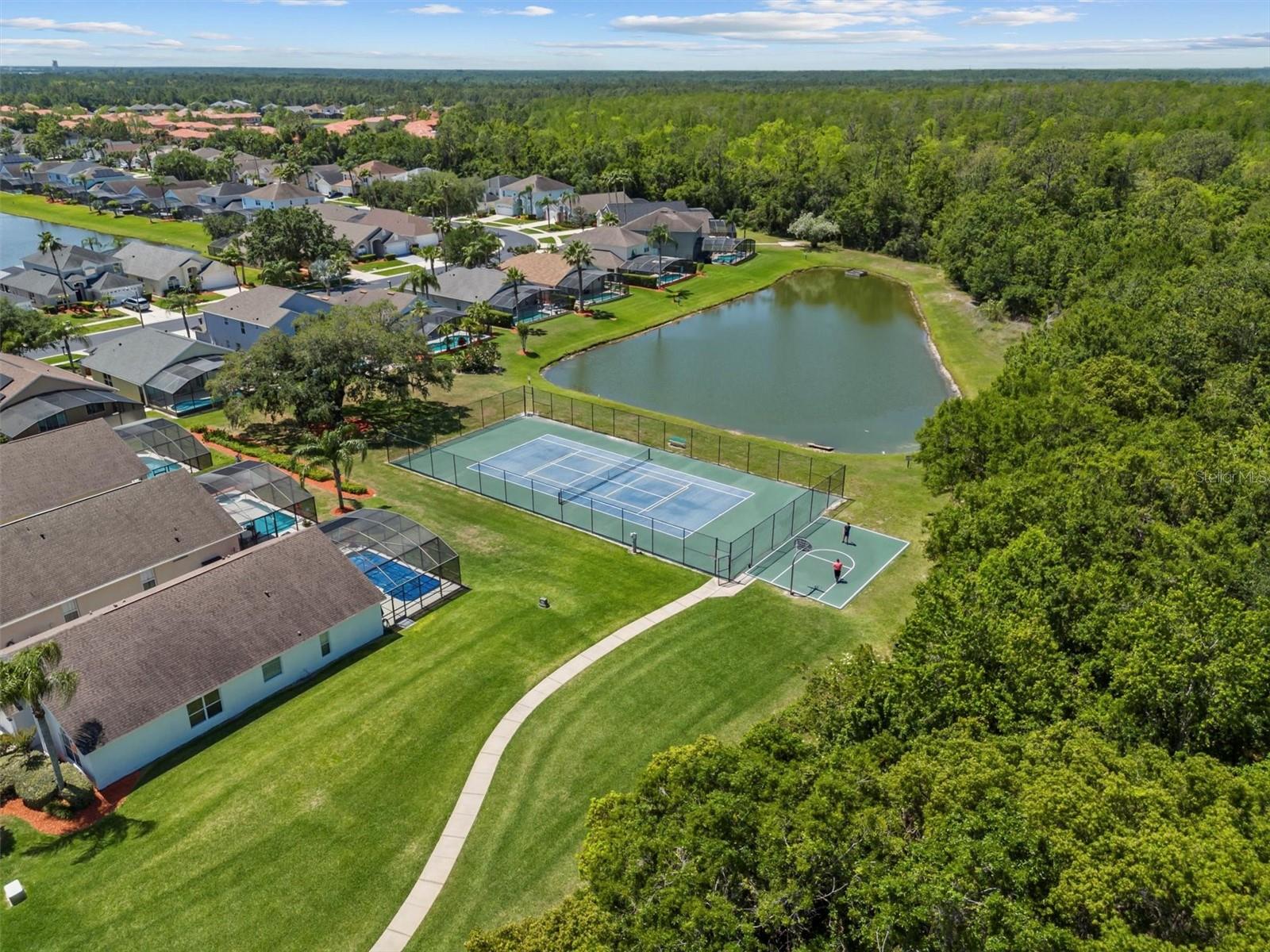 936 LAKE BERKLEY DR, KISSIMMEE, FL, 34746