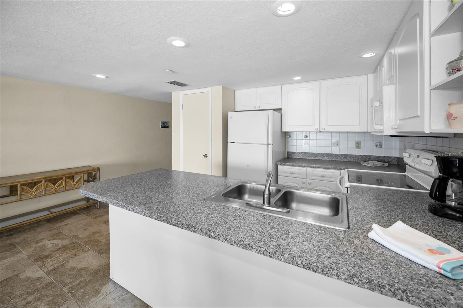 19440 GULF BLVD #306, INDIAN SHORES, FL, 33785