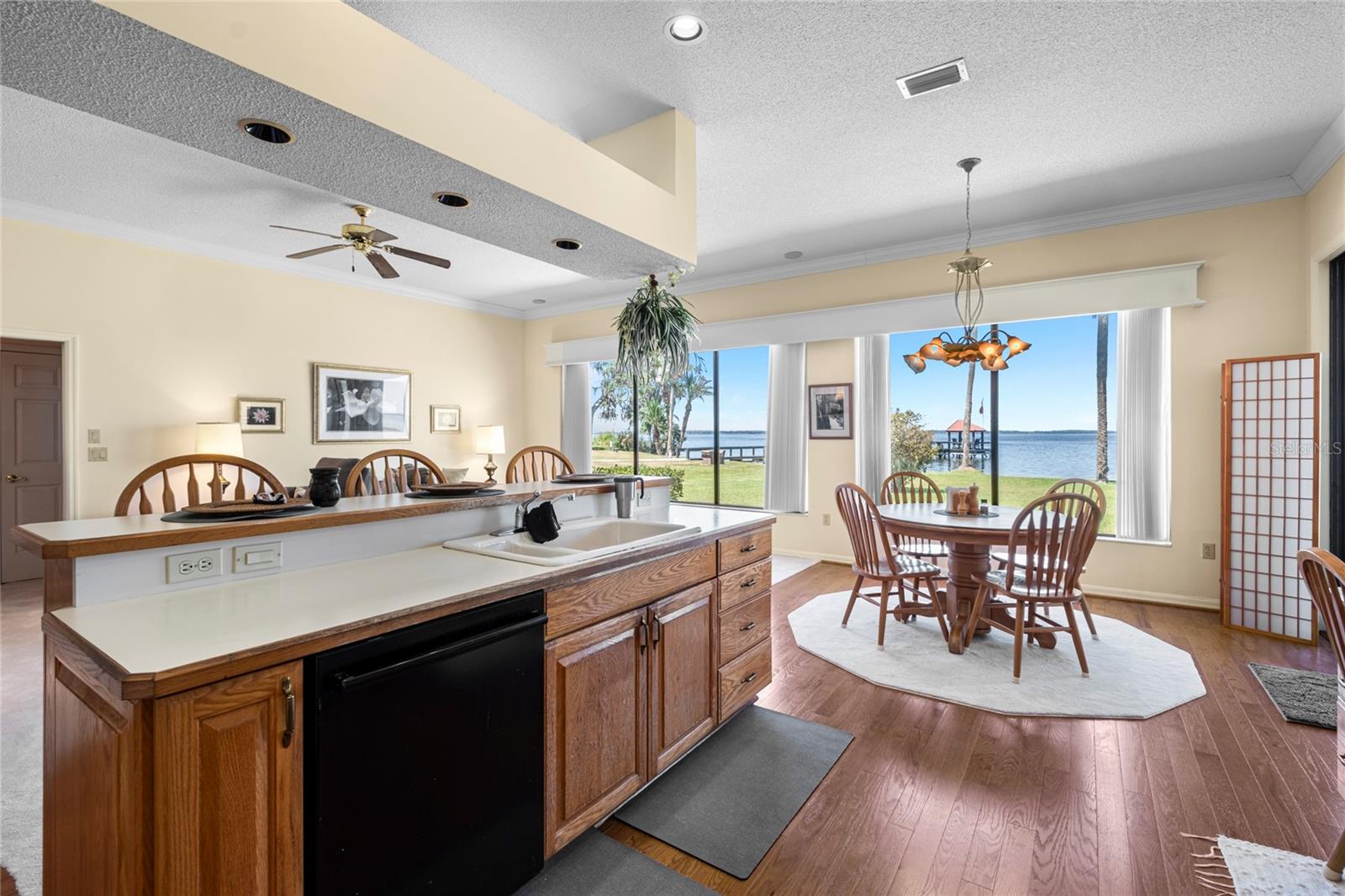 301 WATERWOOD DR, YALAHA, FL, 34797