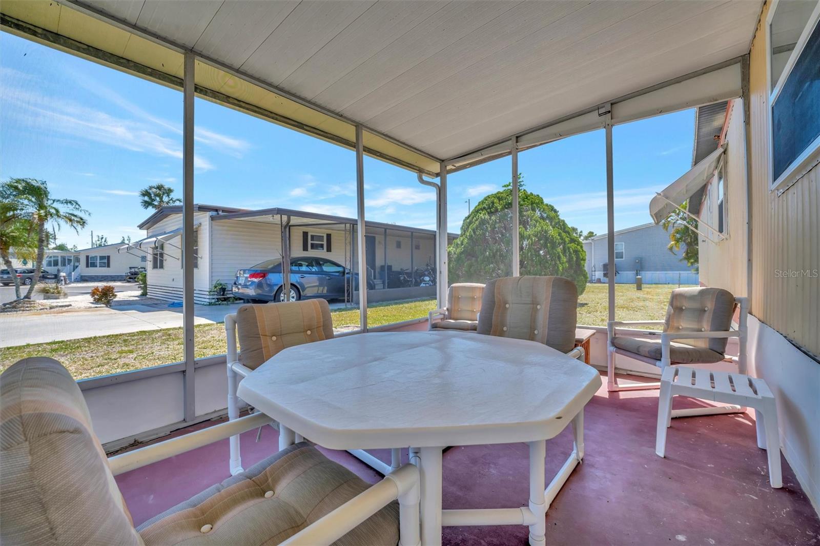 TB8375101 Property Photo