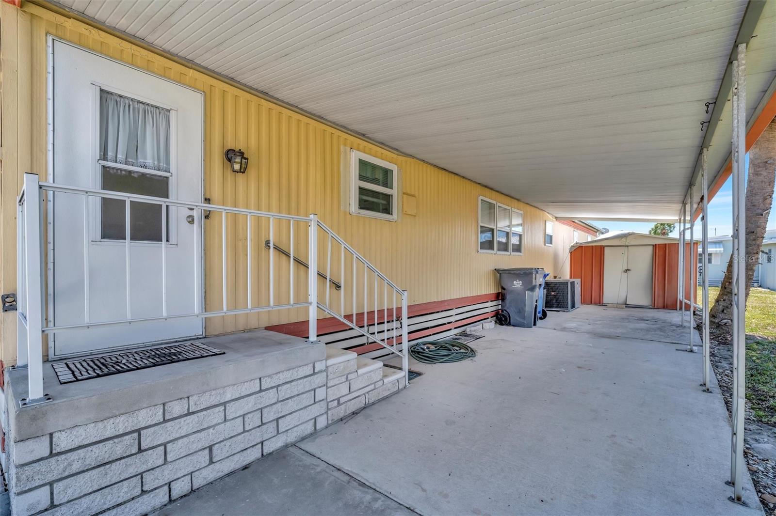 TB8375101 Property Photo