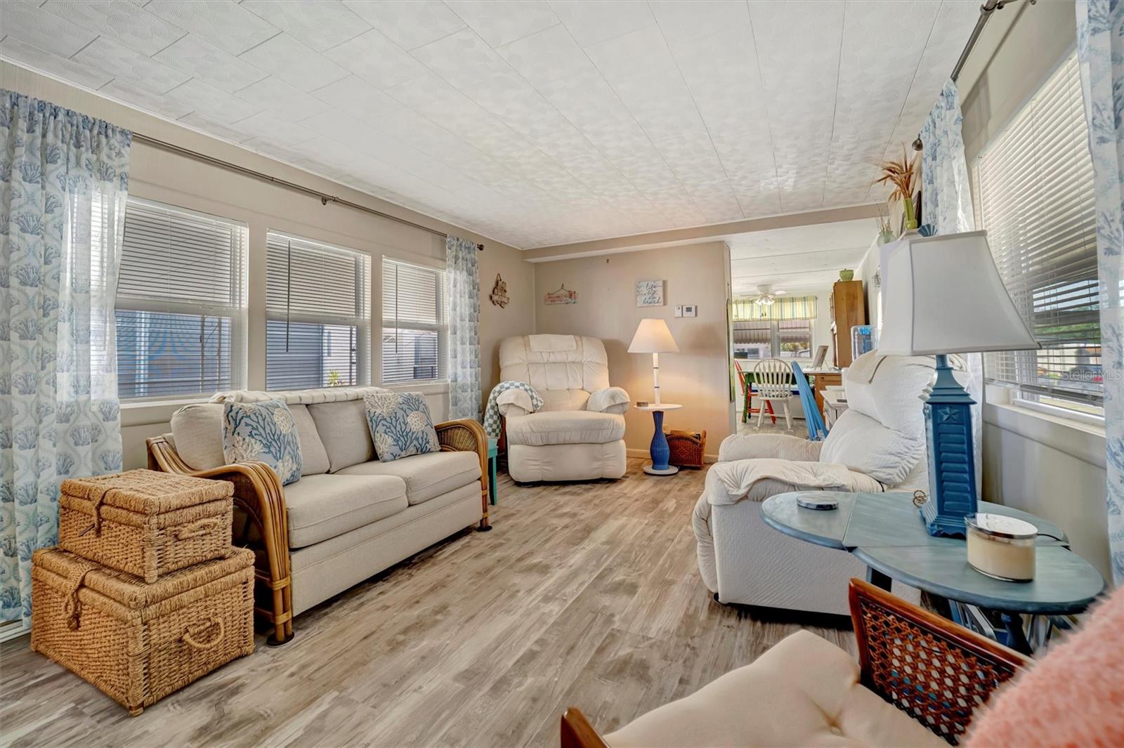 TB8375101 Property Photo