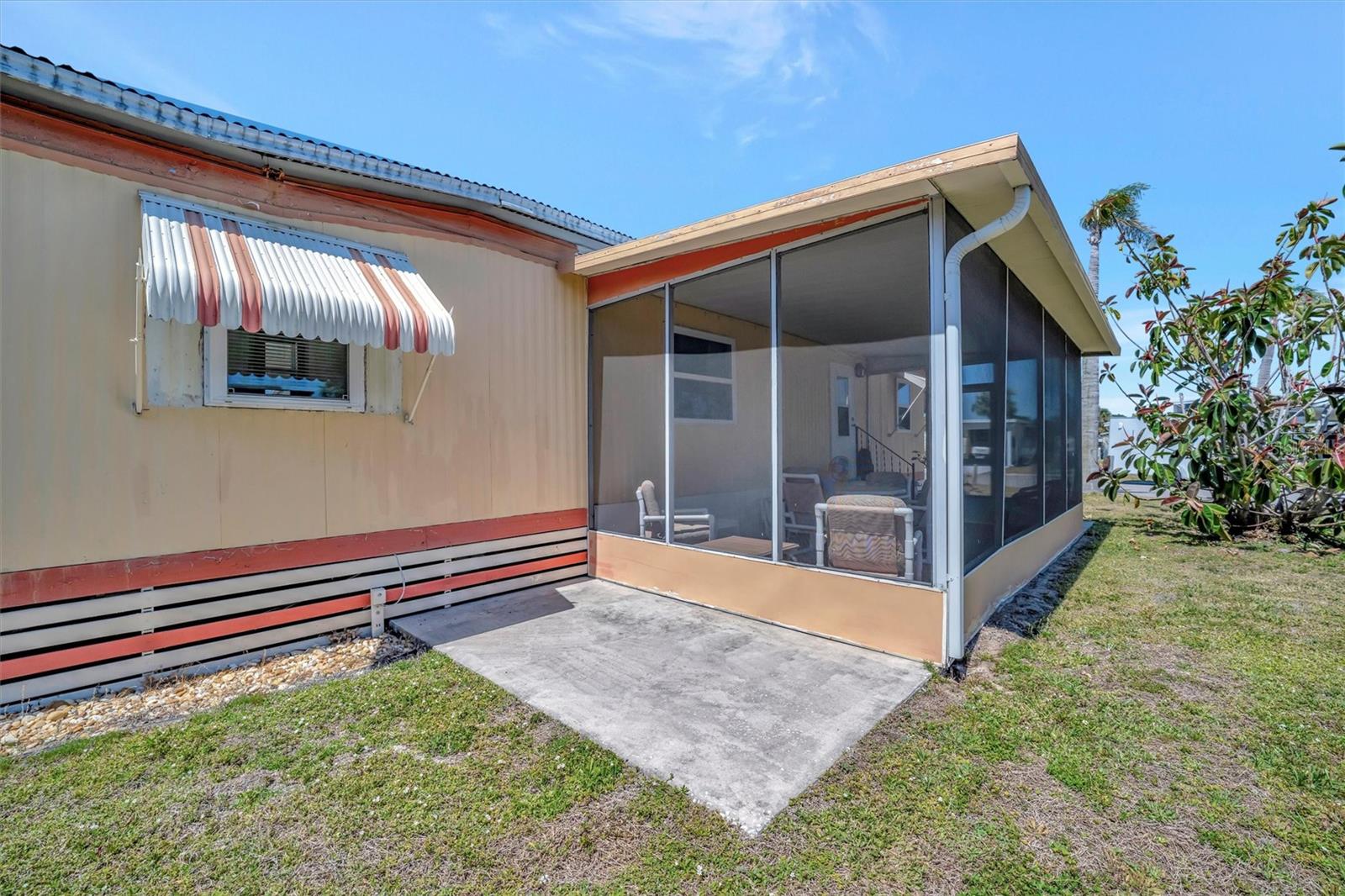 TB8375101 Property Photo