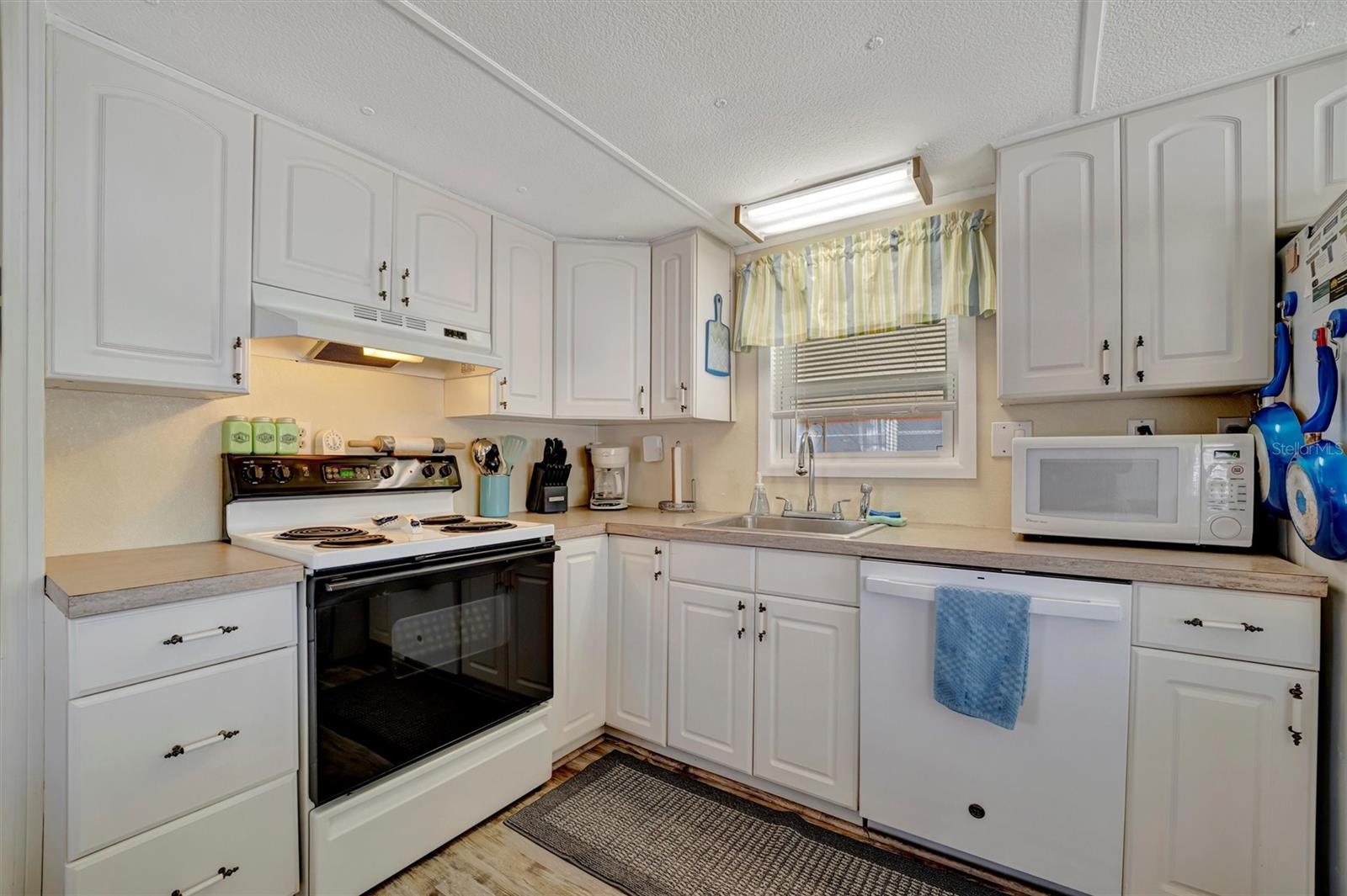 TB8375101 Property Photo