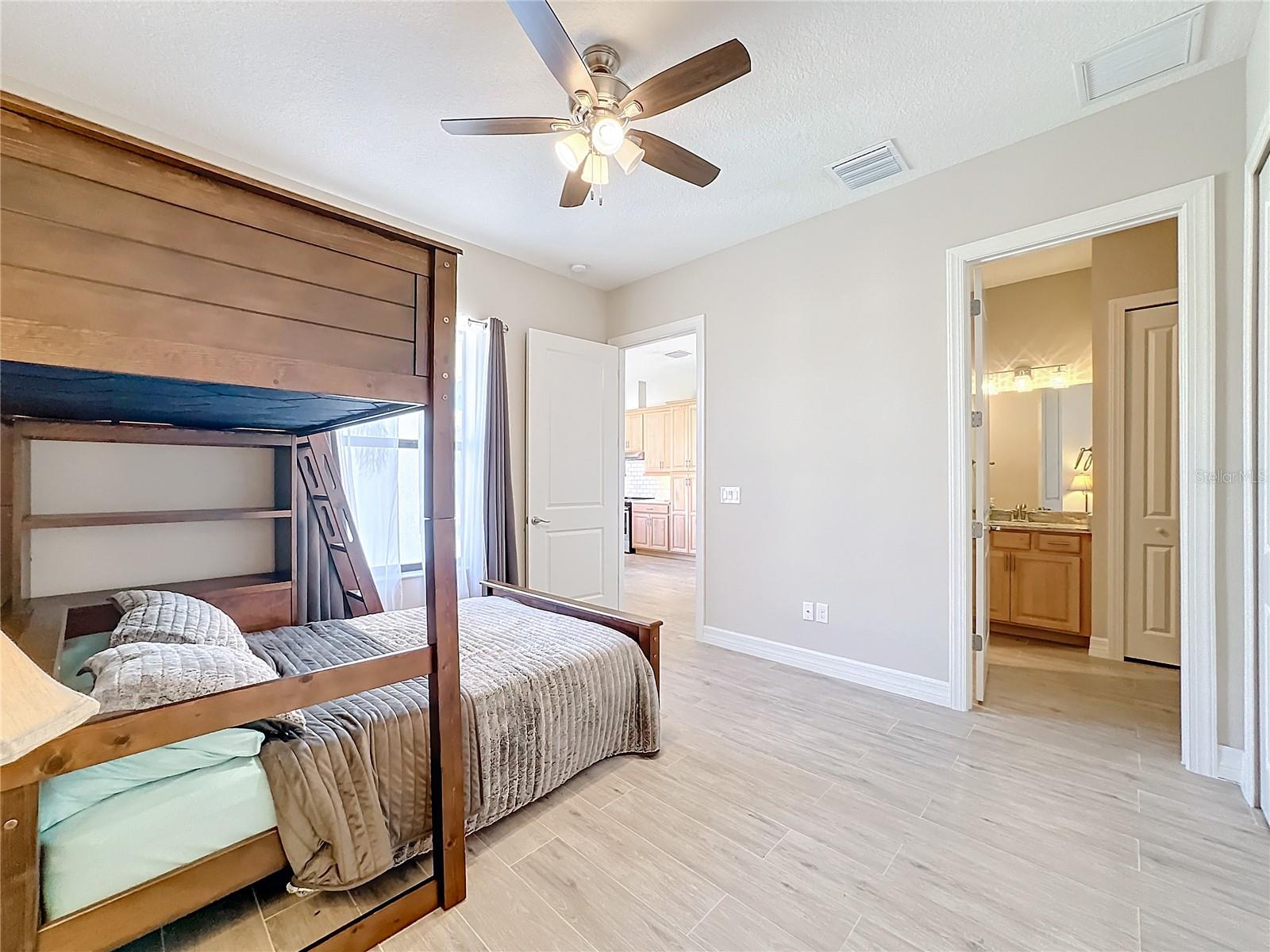 949 SYMPHONY ISLES BLVD, APOLLO BEACH, FL, 33572