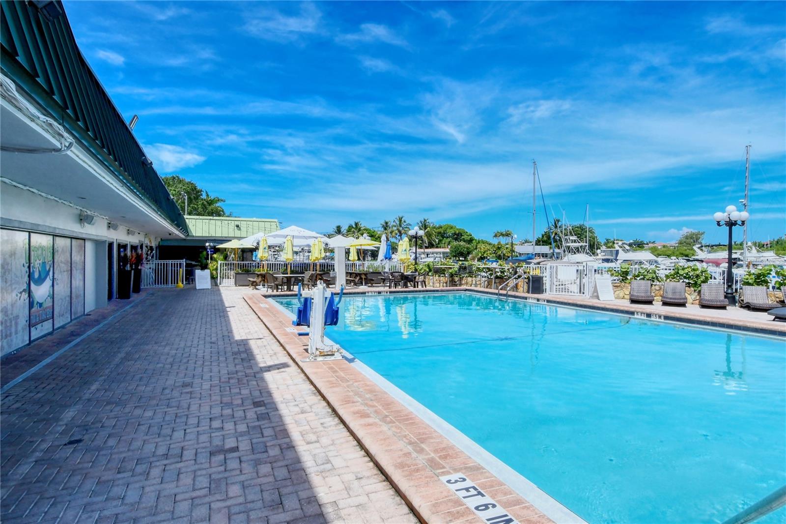 7150 N TAMIAMI TRL #S-600, SARASOTA, FL, 34243