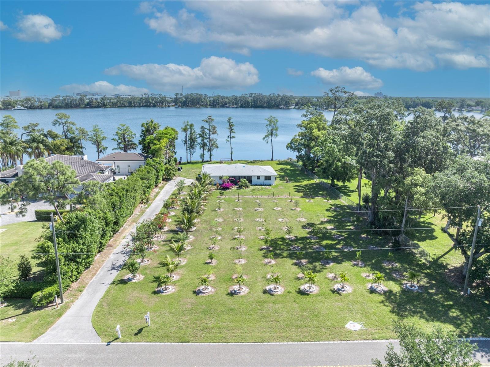 7420 LAKE WILLIS DR, ORLANDO, FL, 32821