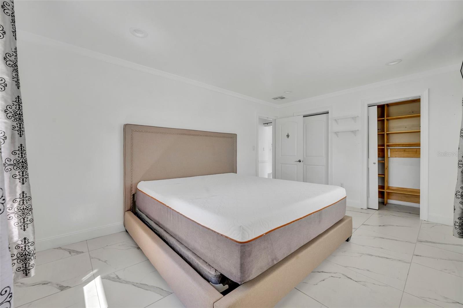 7420 LAKE WILLIS DR, ORLANDO, FL, 32821