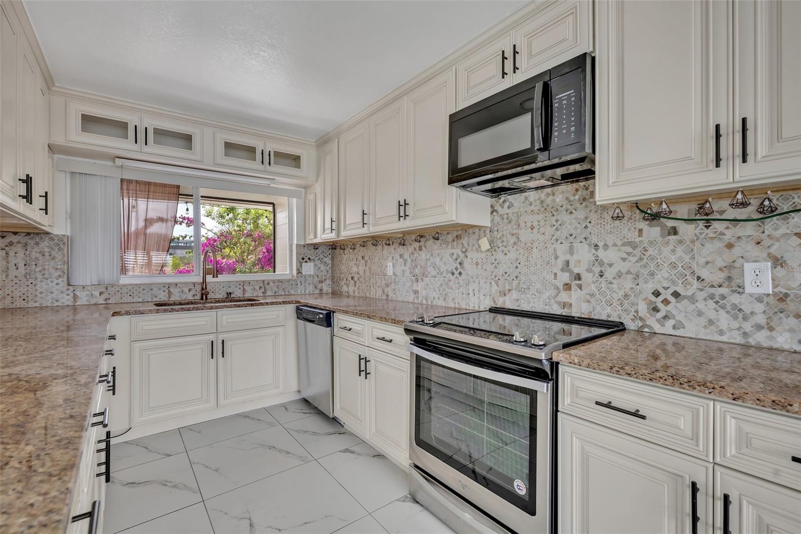 7420 LAKE WILLIS DR, ORLANDO, FL, 32821