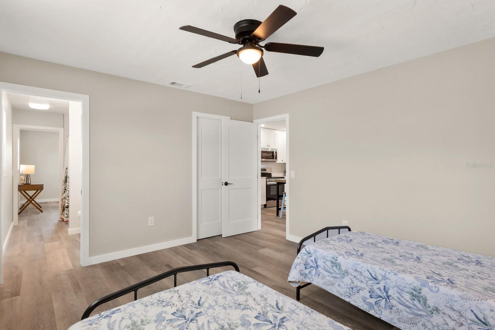 420 63RD ST #B East, HOLMES BEACH, FL, 34217