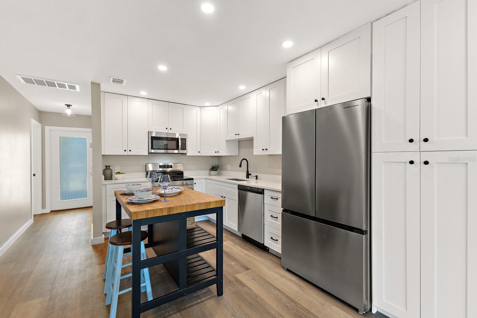 420 63RD ST #B East, HOLMES BEACH, FL, 34217