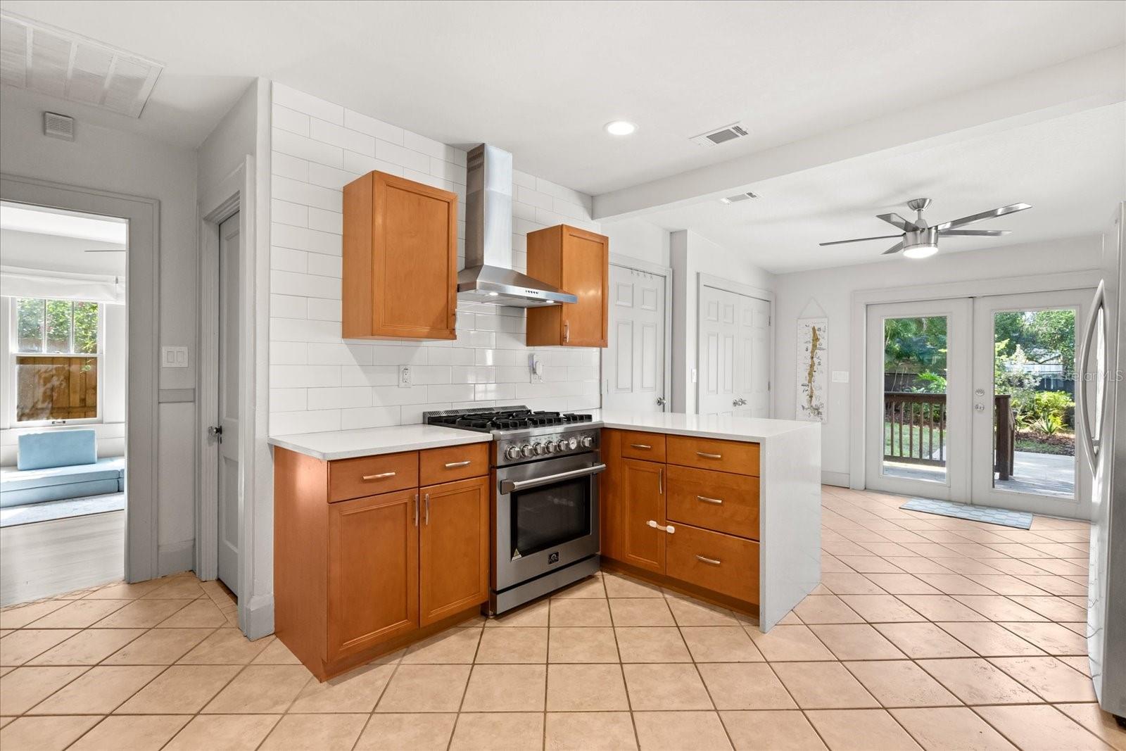 210 E KALEY ST, ORLANDO, FL, 32806