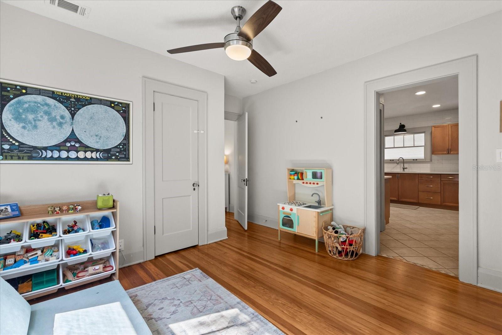 210 E KALEY ST, ORLANDO, FL, 32806