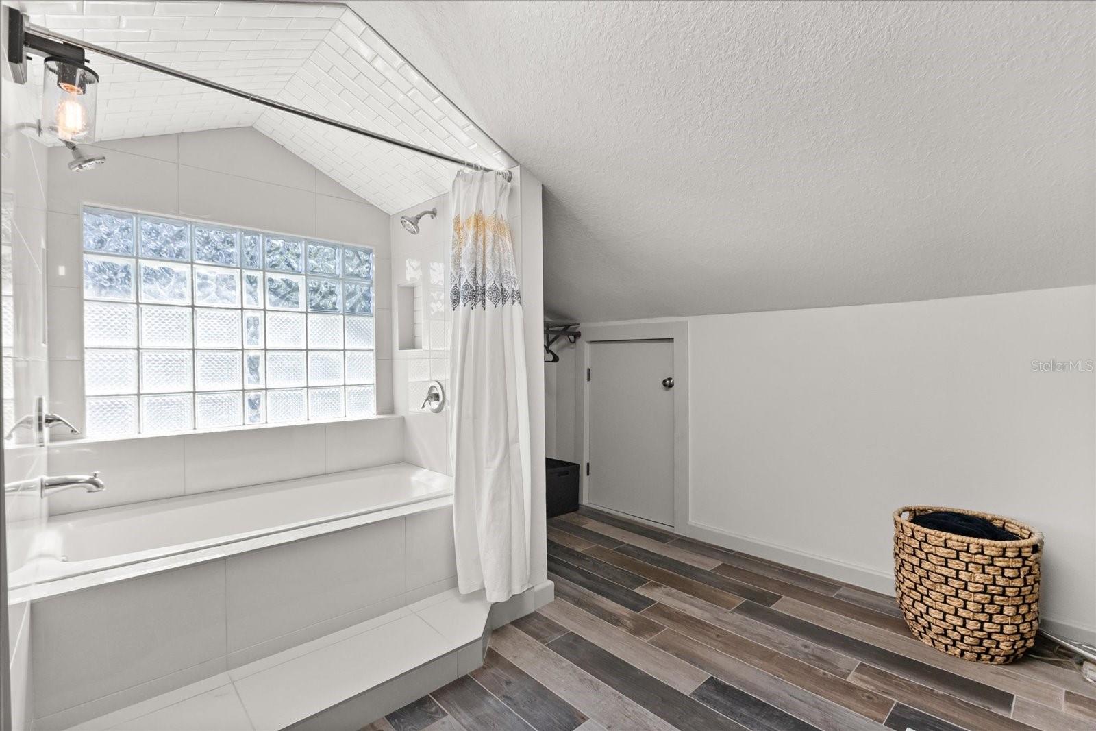 210 E KALEY ST, ORLANDO, FL, 32806