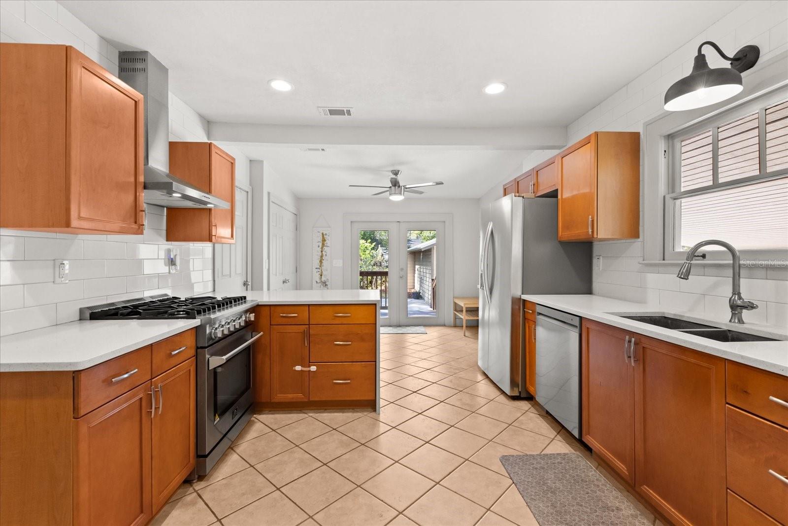 210 E KALEY ST, ORLANDO, FL, 32806