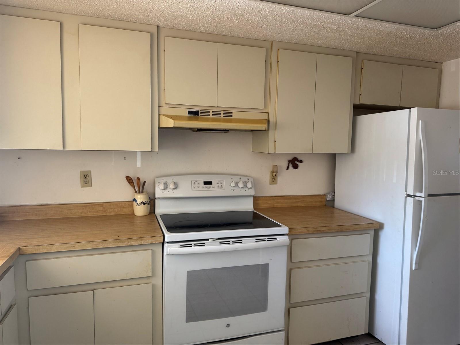 BAYSHORE ON THE LAKE APTS III SEC1, BRADENTON, FL, 34205