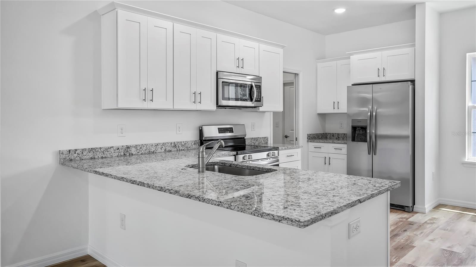 16047 2ND ST, UMATILLA, FL, 32784