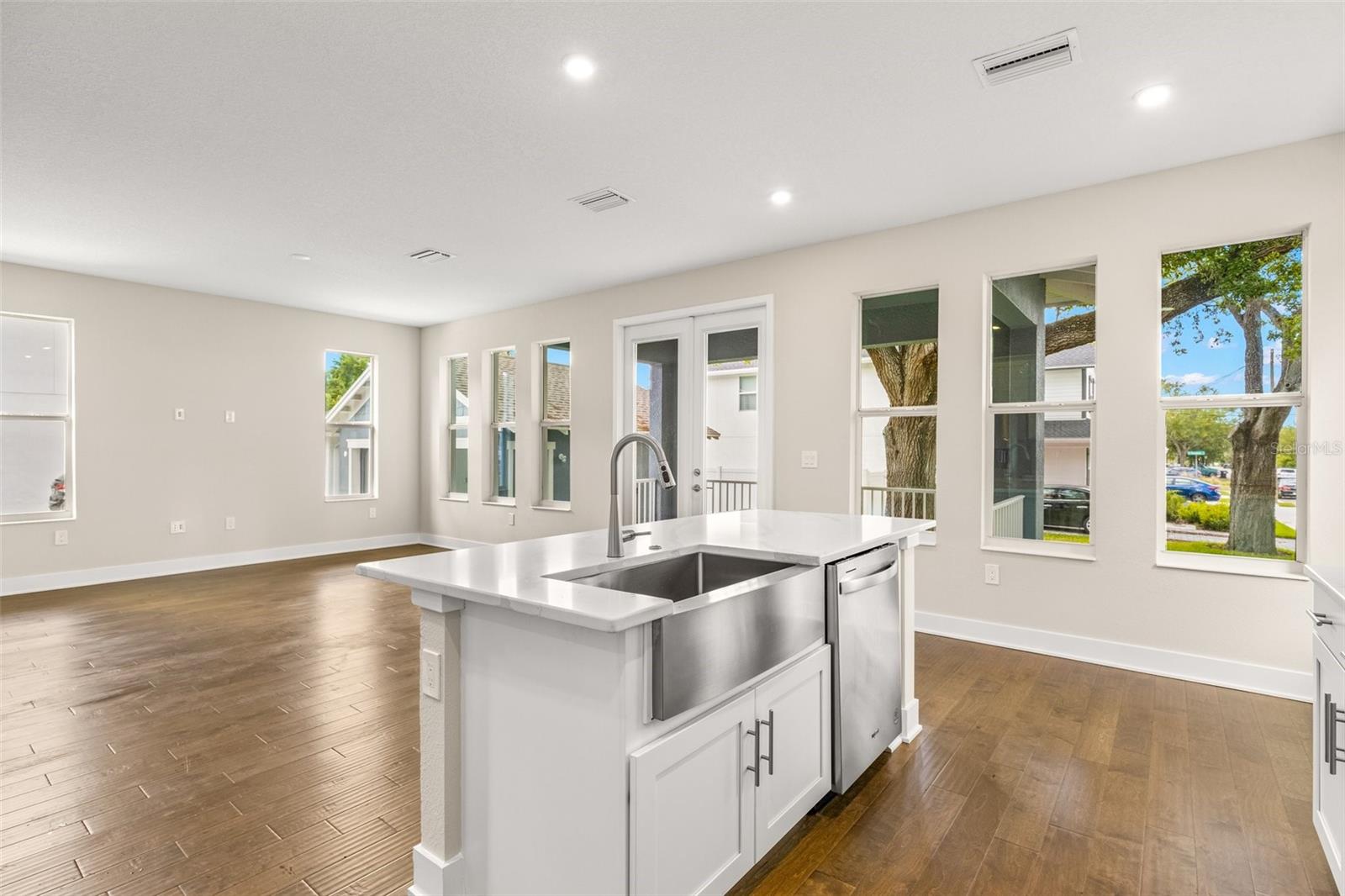 4210 N CENTRAL AVE N, TAMPA, FL, 33603