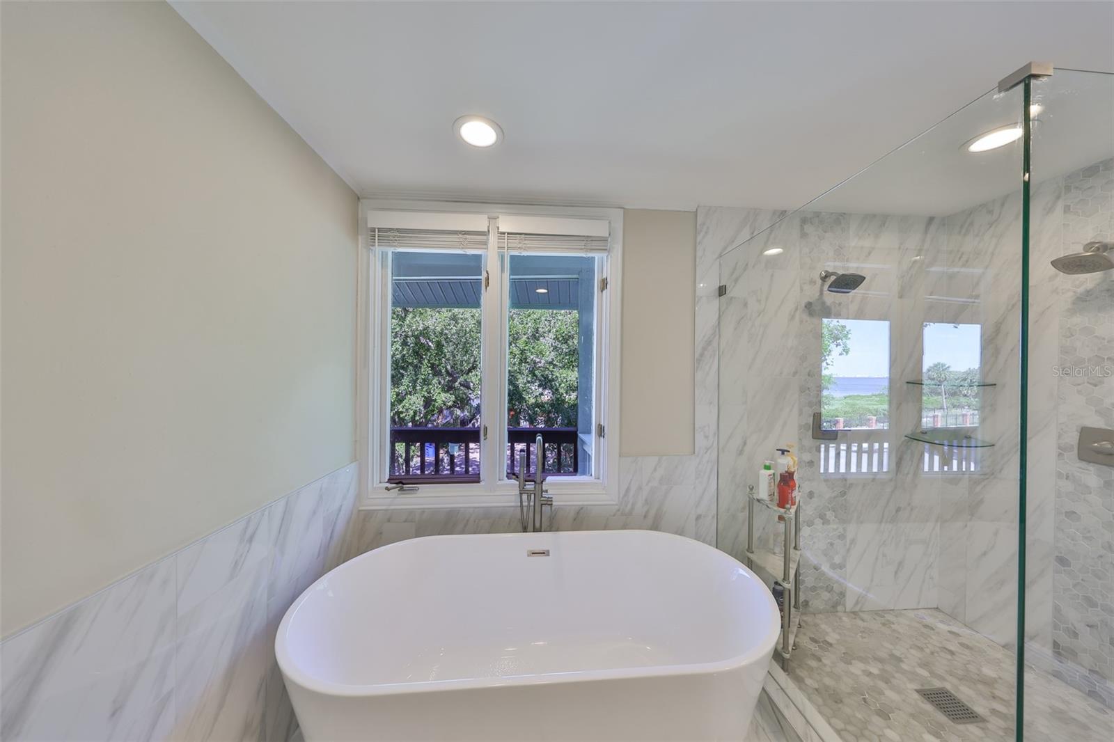 2802 OLD BAYSHORE WAY, TAMPA, FL, 33611