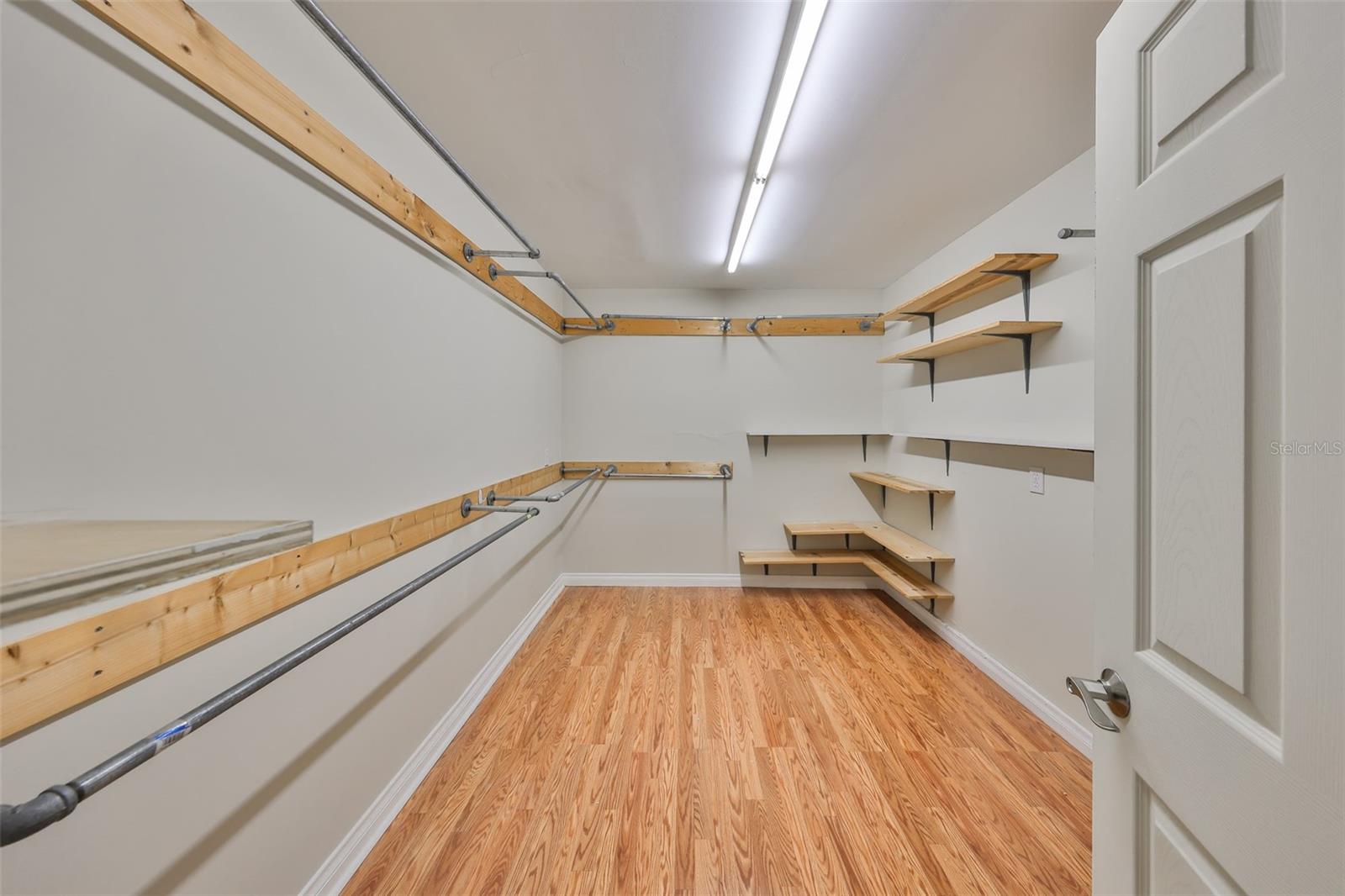 2802 OLD BAYSHORE WAY, TAMPA, FL, 33611