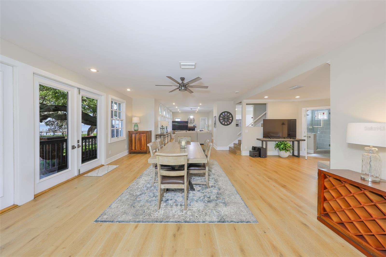 2802 OLD BAYSHORE WAY, TAMPA, FL, 33611