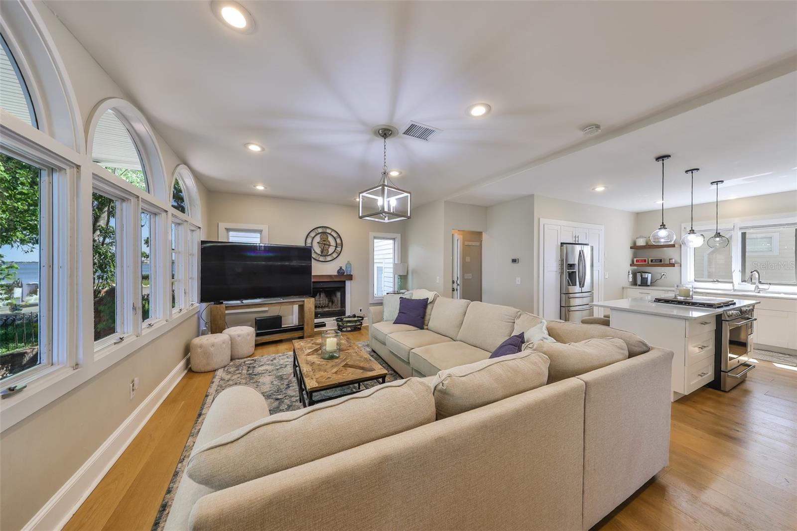 2802 OLD BAYSHORE WAY, TAMPA, FL, 33611