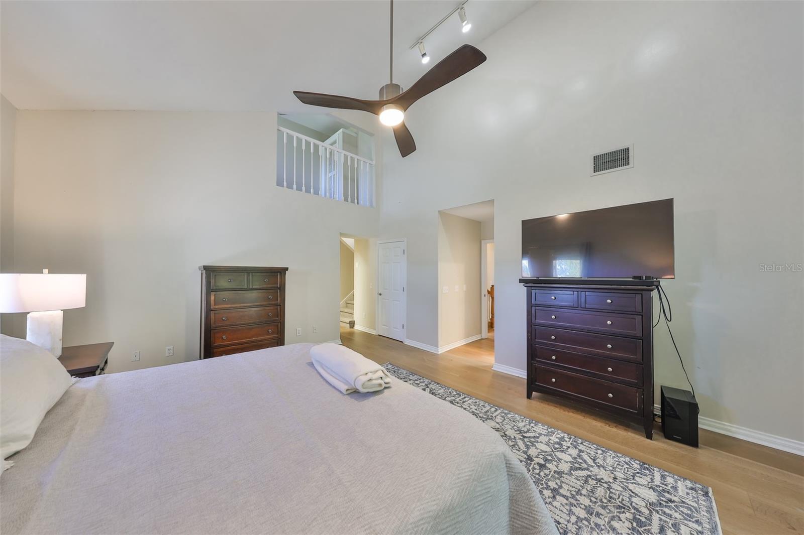 2802 OLD BAYSHORE WAY, TAMPA, FL, 33611